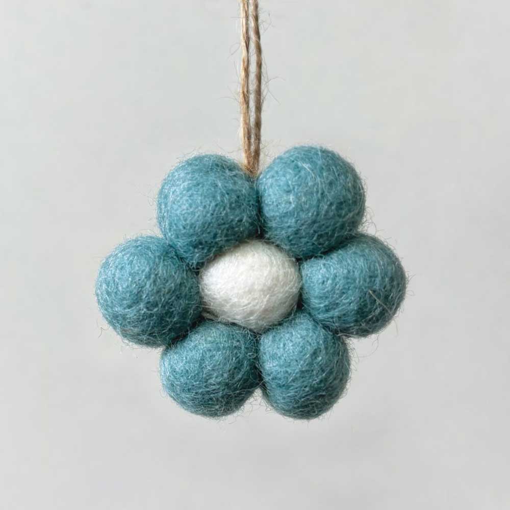 Small Daisy Hanging Felt Ornament | Natural Easter Decoration | 4.5cm Wide