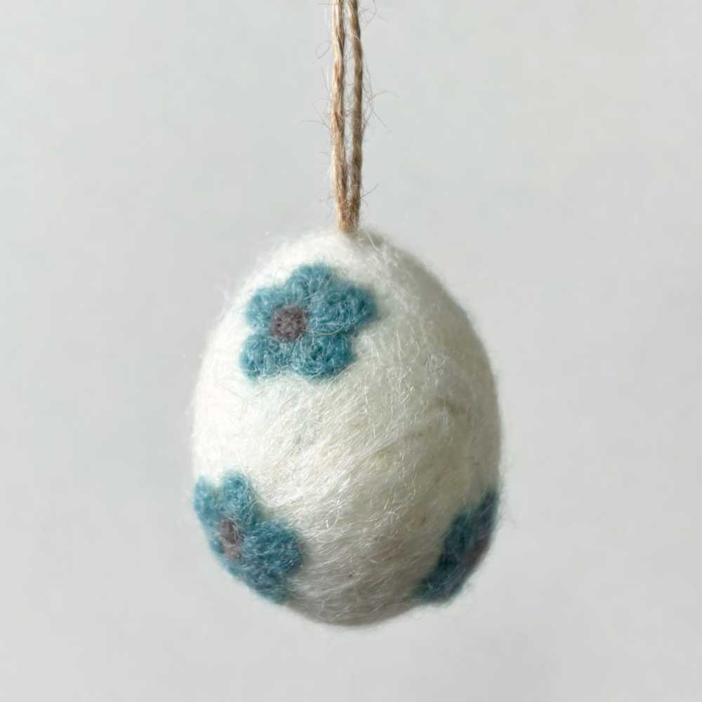 Pretty Daisies | Small Hanging Felt Egg | Easter Decoration | 4cm Tall