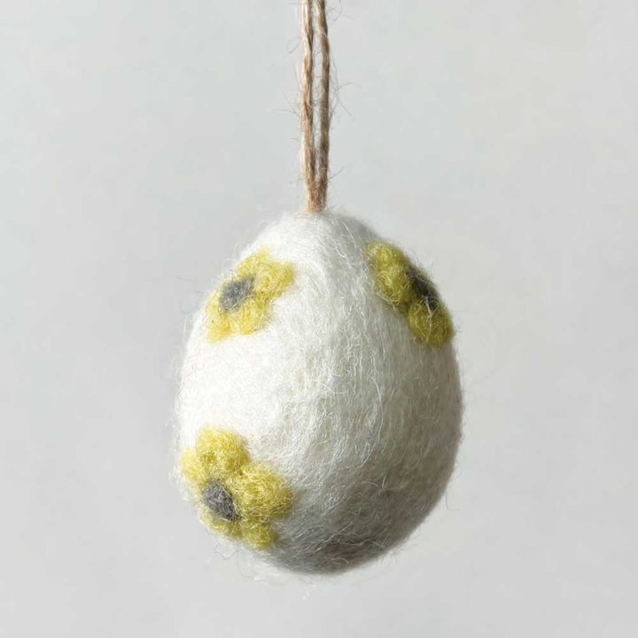Pretty Daisies | Small Hanging Felt Egg | Easter Decoration | 4cm Tall