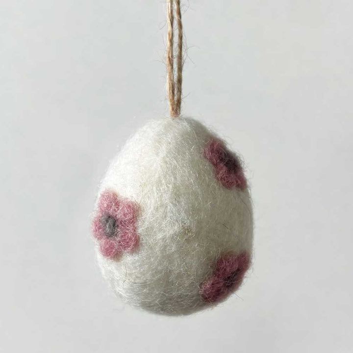 Pretty Daisies | Small Hanging Felt Egg | Easter Decoration | 4cm Tall
