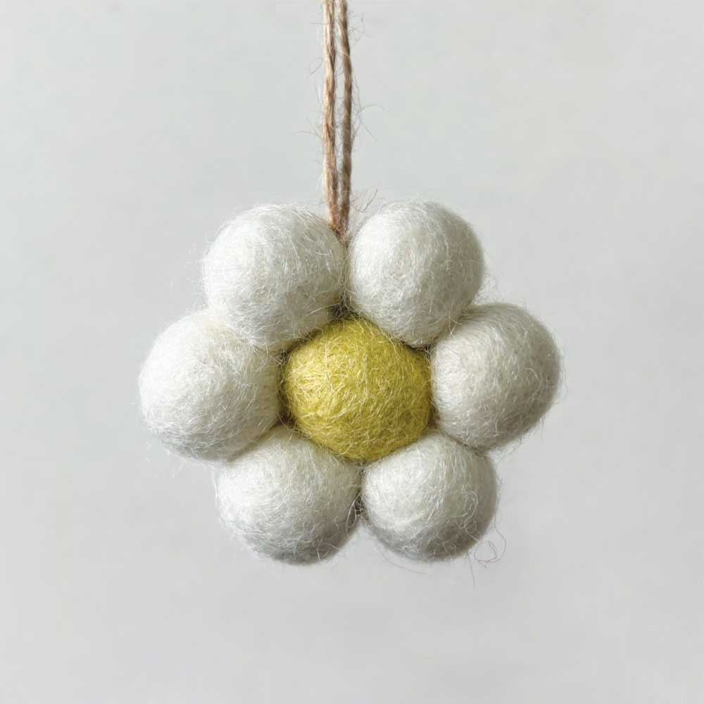 Small Daisy Hanging Felt Ornament | Natural Easter Decoration | 4.5cm Wide