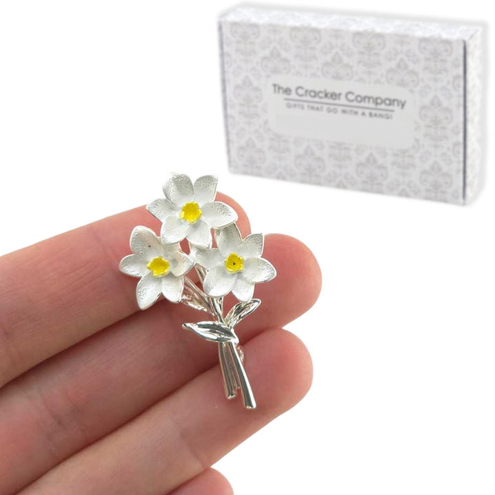 Pretty White Daffodil Brooch | 4.2cm Tall | Ladies Gift | Cracker Filler
