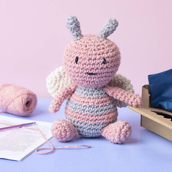 Amigurumi Complete Craft Kit | Pastel Bumble Bee | Japanese Crochet | 17cm Tall