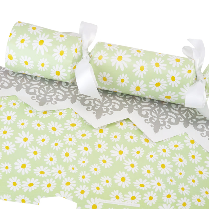 Green Daisy Flower | Cracker Making Craft Kit | Make &amp; Fill Your Own